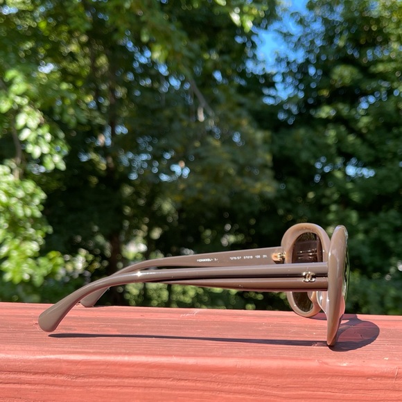 Authentic CHANEL SUNGLASSES - Picture 7 of 11